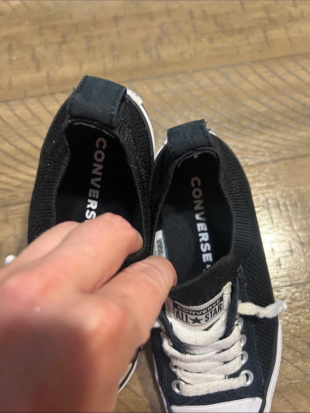 Converse Kids Black and White Low Top Sneakers size 11
